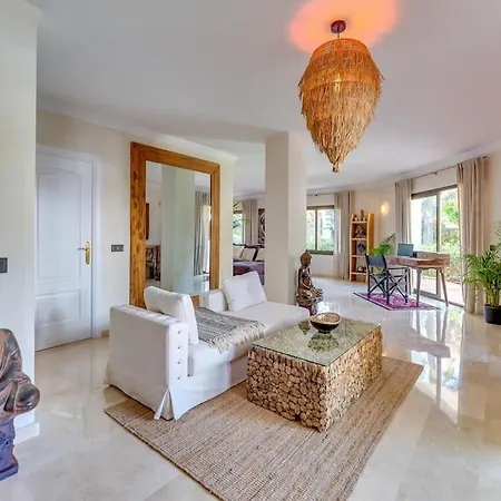 Beachfront Apartament Marbella