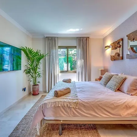 Beachfront Apartament Marbella