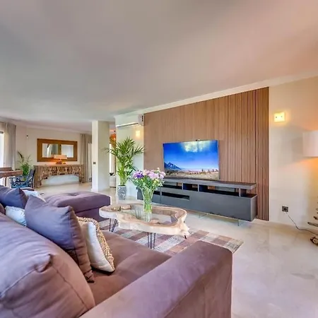 Beachfront Apartament Marbella